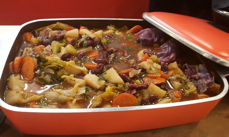 Cazuela vegetariana con porotos frutilla