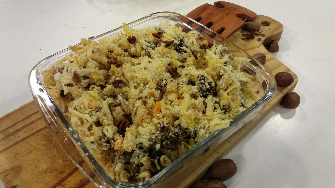 Tirabuzones gratinados con salsa de verduras y nueces