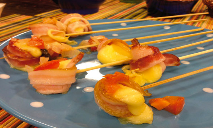 Pinchos crocantes de provolone y panceta SCHNECK