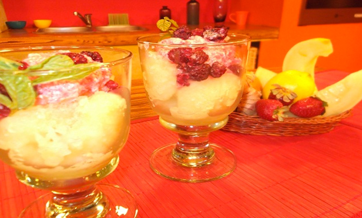 Sopa helada de melón y frutos rojos Sucaryl