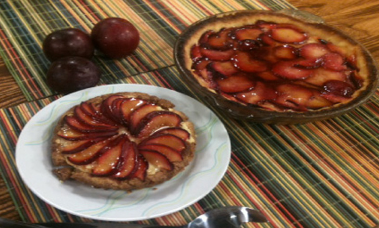 Tarta de ciruelas frescas