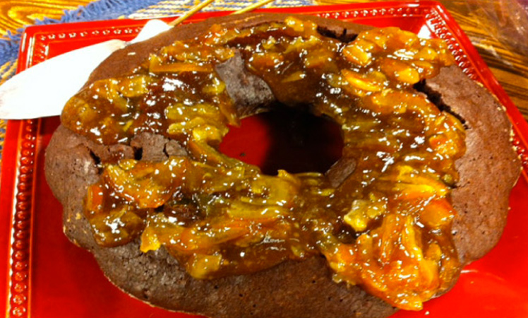 Torta de chocolate con mermelada de naranja y limón